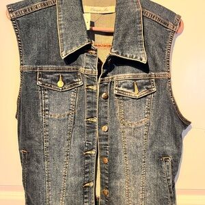 Chic Denim Vest with Button Details